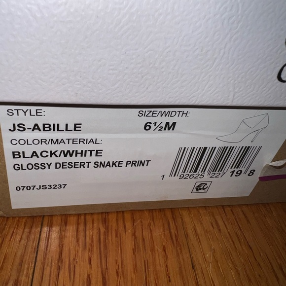 Jessica Simpson Python booties - Picture 5 of 5